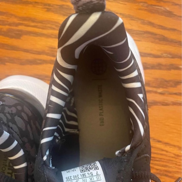 Adidas PureComfort Sneakers Women  Size 7 - Picture 4 of 6